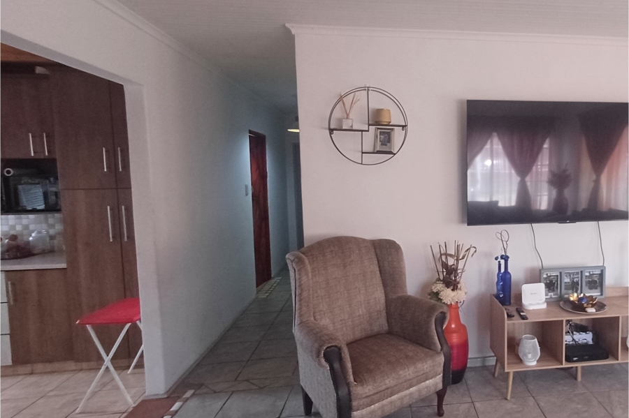 3 Bedroom Property for Sale in Pacaltsdorp Western Cape